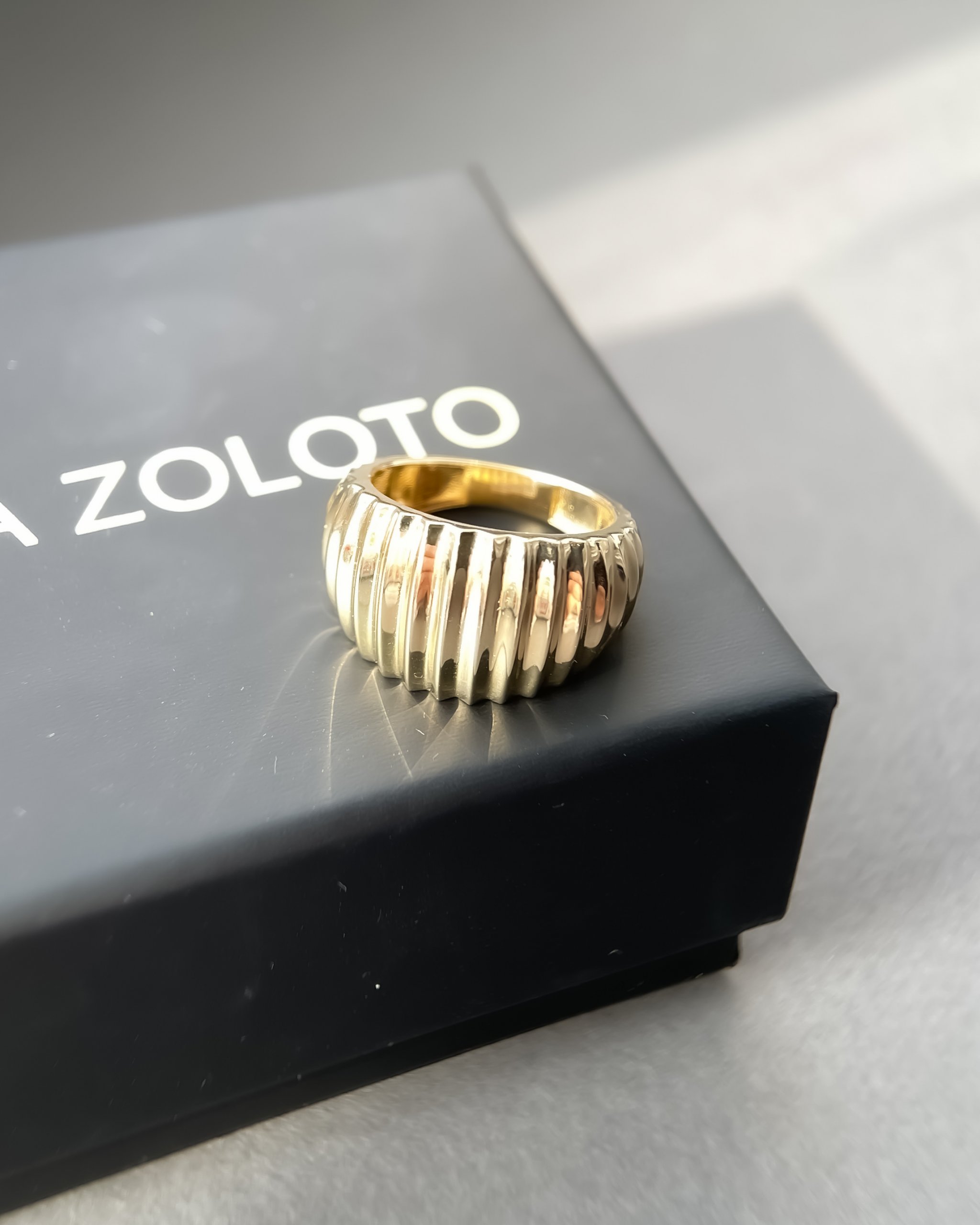 Золотое кольцо 585 пробы